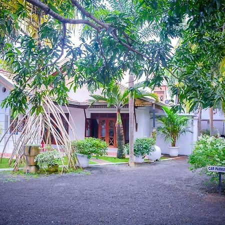 Tamarind Moon Hostel Dikwella Exterior foto