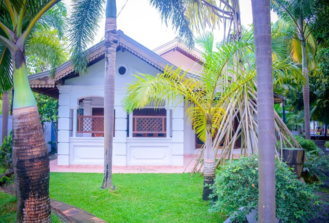 Tamarind Moon Hostel Dikwella Exterior foto